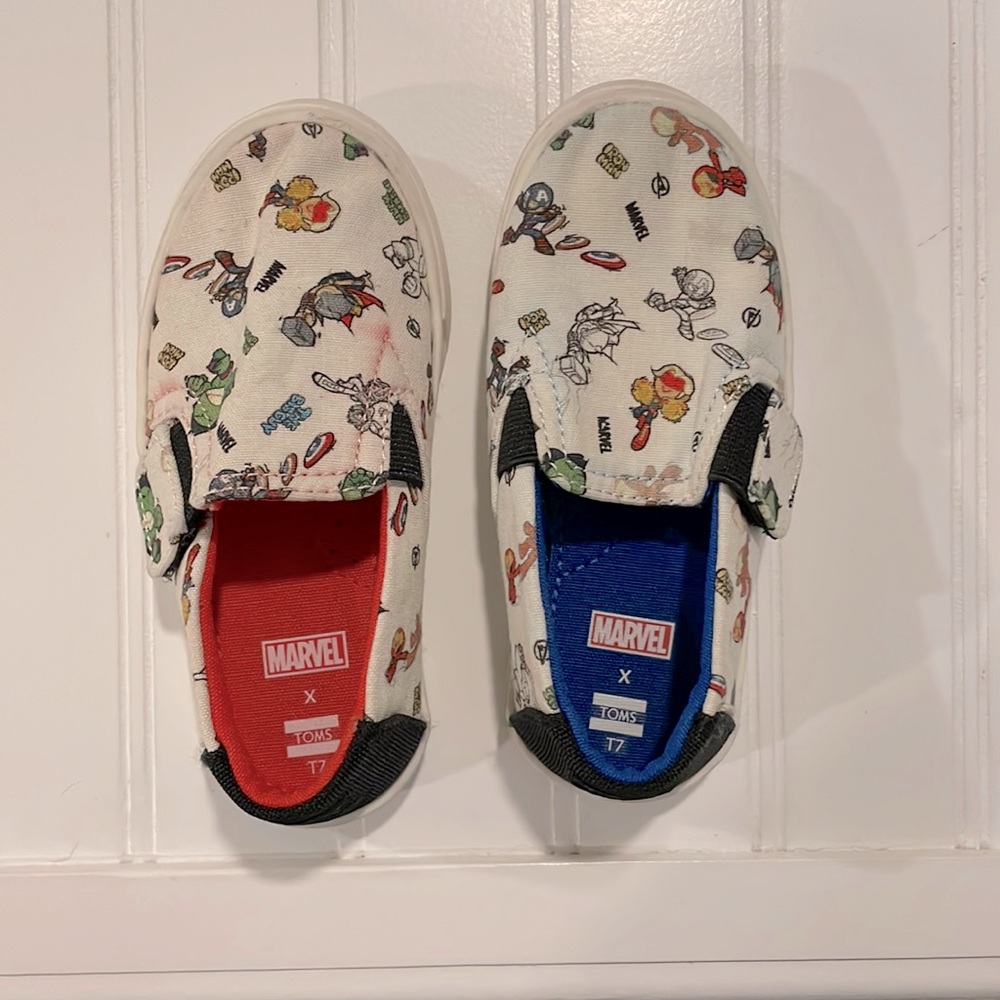 Toms X Marvel toddler size 7 shoes